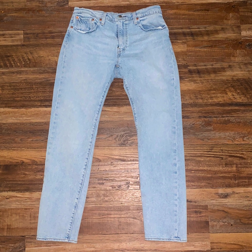 LEVIS 502. Light wash. Size 33W/32L
